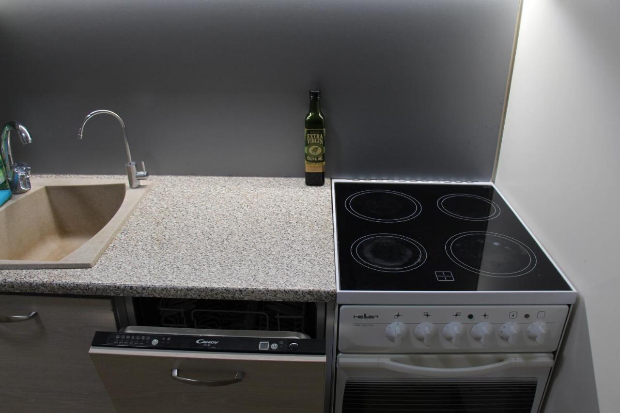 Apartment New Modern 4-room With Big Balcony And Undeground Parking In Center Of